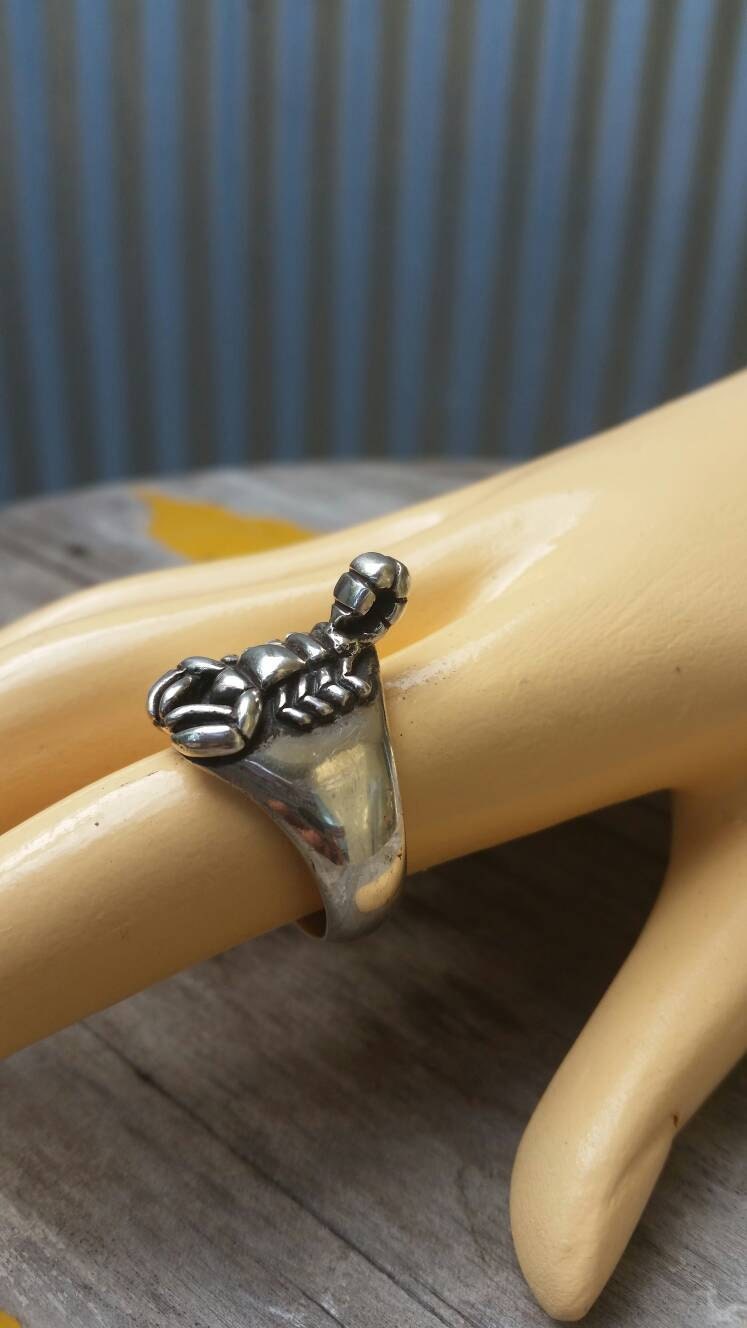 Scorpian ring, sterling silver,solid,chunky,insect,zodiac,starsign ring,