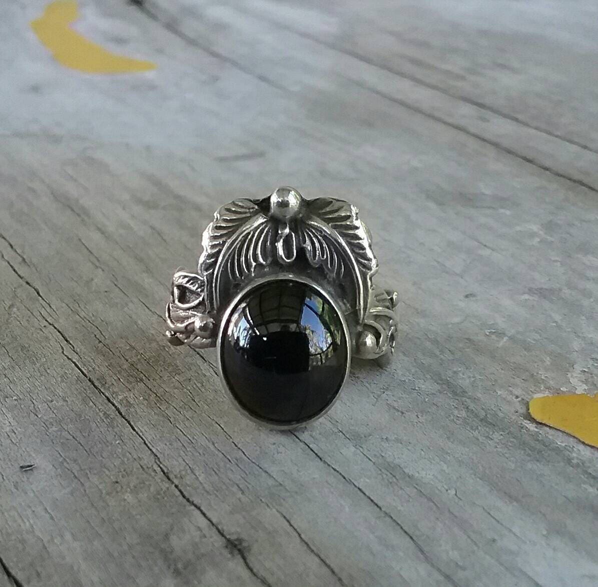 Black onyx ring,leaf ring,sterling silver, steampunk, gothic, art nouveau ,victorian, vintage,hand made,boho,goddess,black stone,vine flower