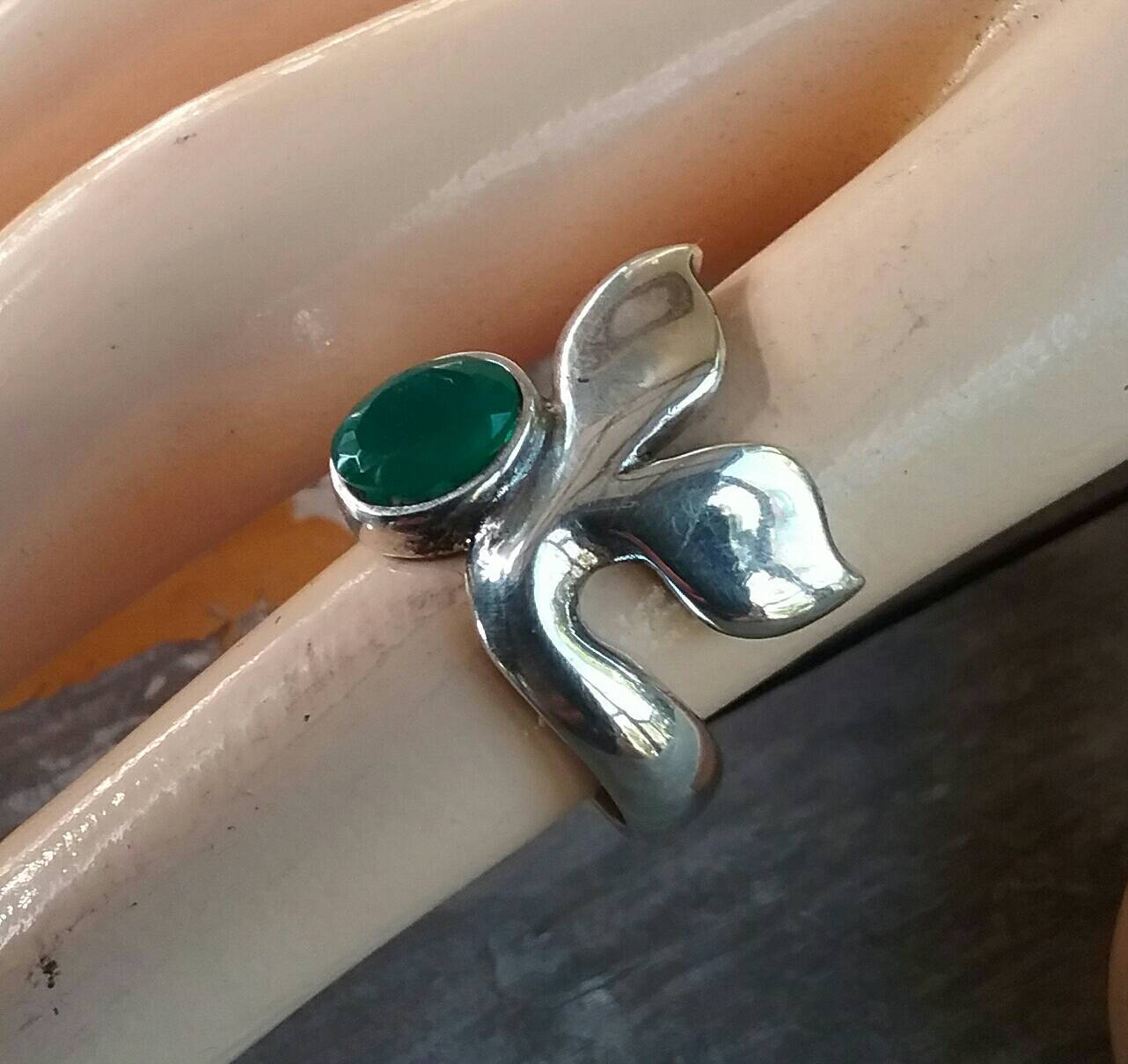 Whale tale,green onyx ring,sterling silver,marine, dolphin ,surf,green stone,chunky ring,surfer,women's fashion,handmade,