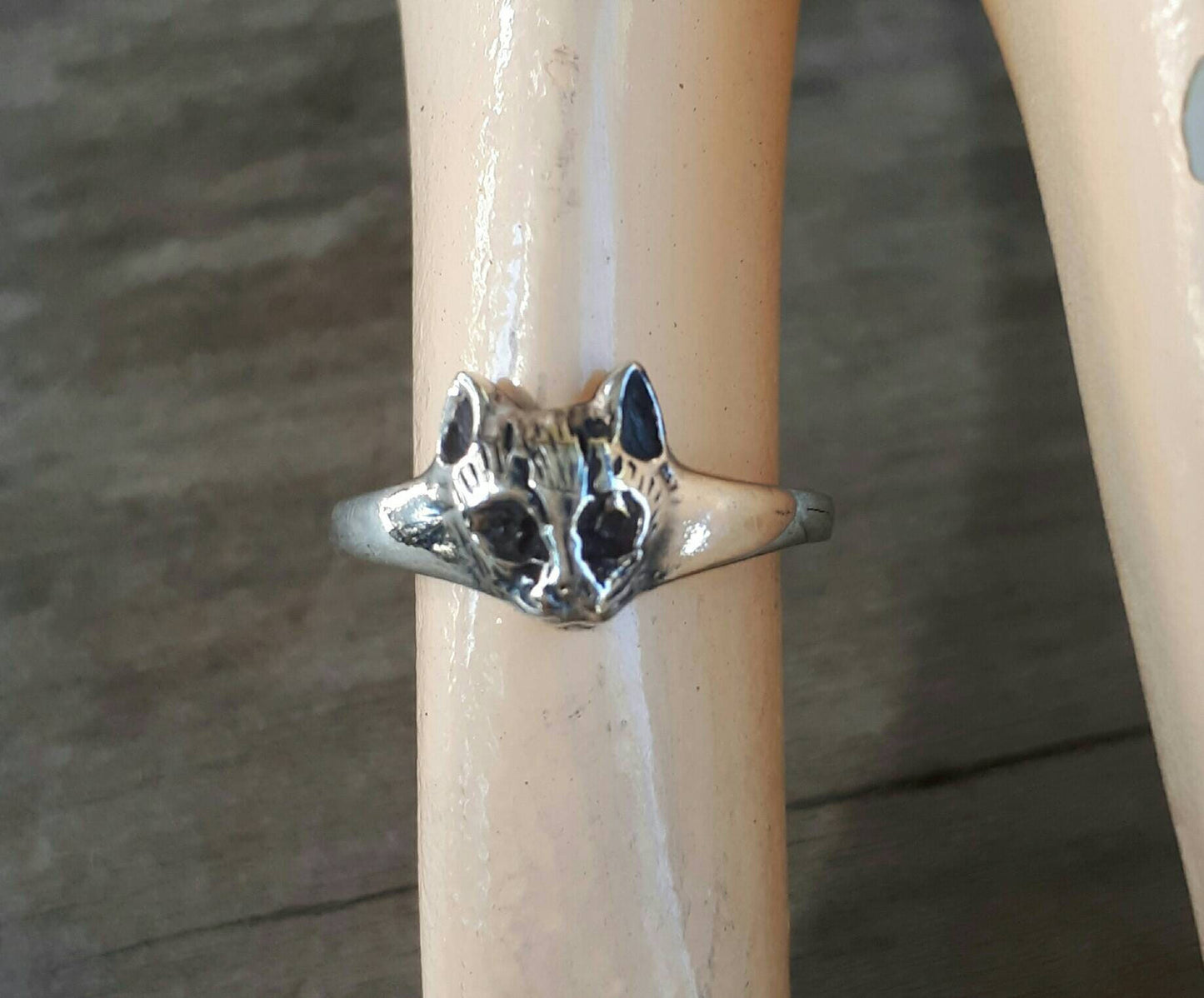 Cat ring, sterling silver,fine,small pinkie ring,boho,gypsy,hippy,woodland,animal,feline,handmade,girls ring,