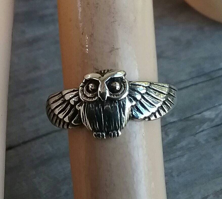 Small owl ring, two tone, gold eyes,10k, sterling silver, bird ring,woodland, boho shic, gypsy,hippy,handmade,pinkie ring,women's fashion