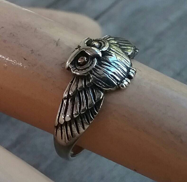 Small owl ring, two tone, gold eyes,10k, sterling silver, bird ring,woodland, boho shic, gypsy,hippy,handmade,pinkie ring,women's fashion