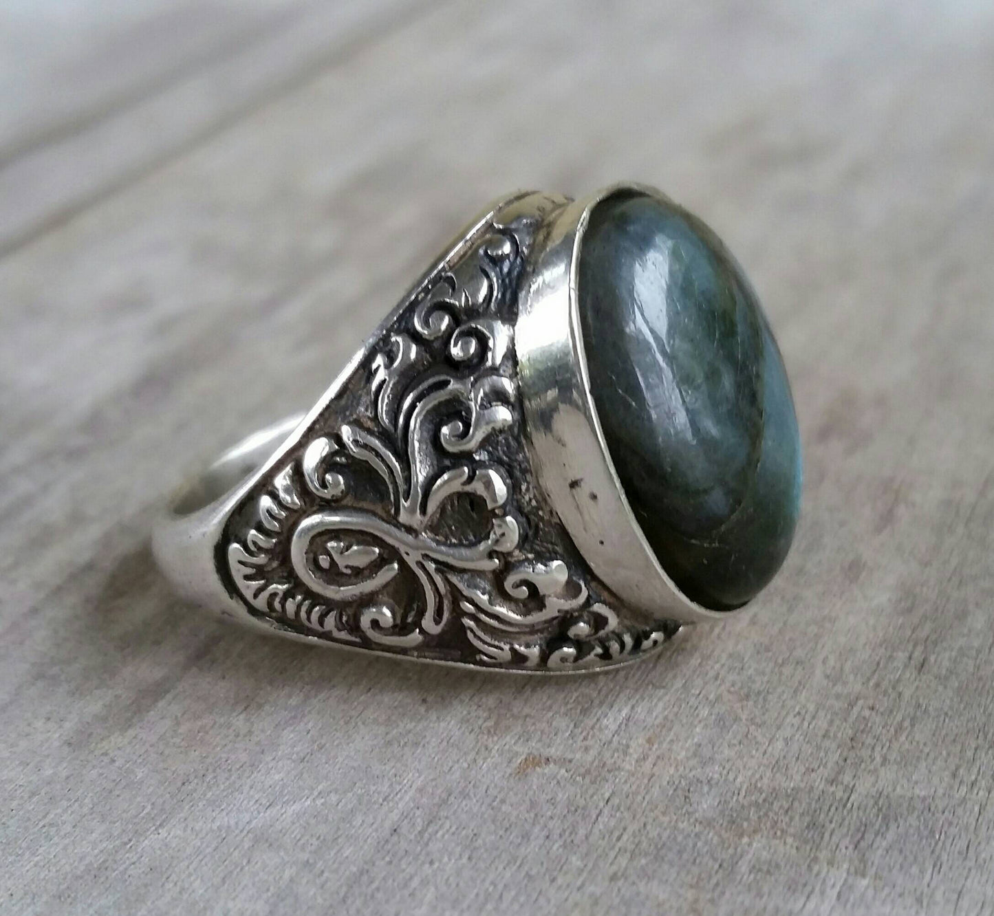 Labradorite mans ring sterling silver wedding dress ring antique scroll pattern green stone