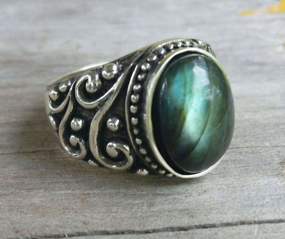 Labradorite ring,chunky,stone ring,mans stone ring,sterling silver,wedding ring,antique,vintage,gemstone,boho,new age,large labradorite