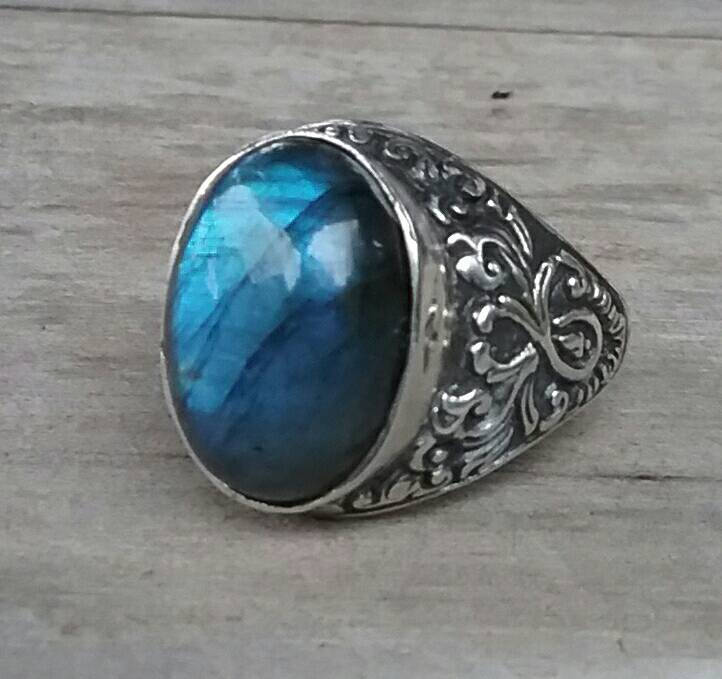 Labradorite ring, sterling silver,chunky ring,wedding dress ring, antique scroll,boho,vintage,gemstone ring,unisex large ring