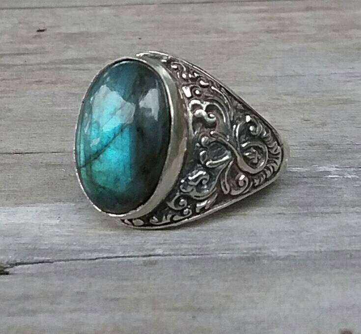 Labradorite mans ring sterling silver wedding dress ring antique scroll pattern green stone