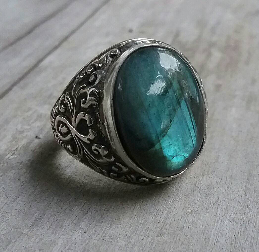 Labradorite mans ring sterling silver wedding dress ring antique scroll pattern green stone