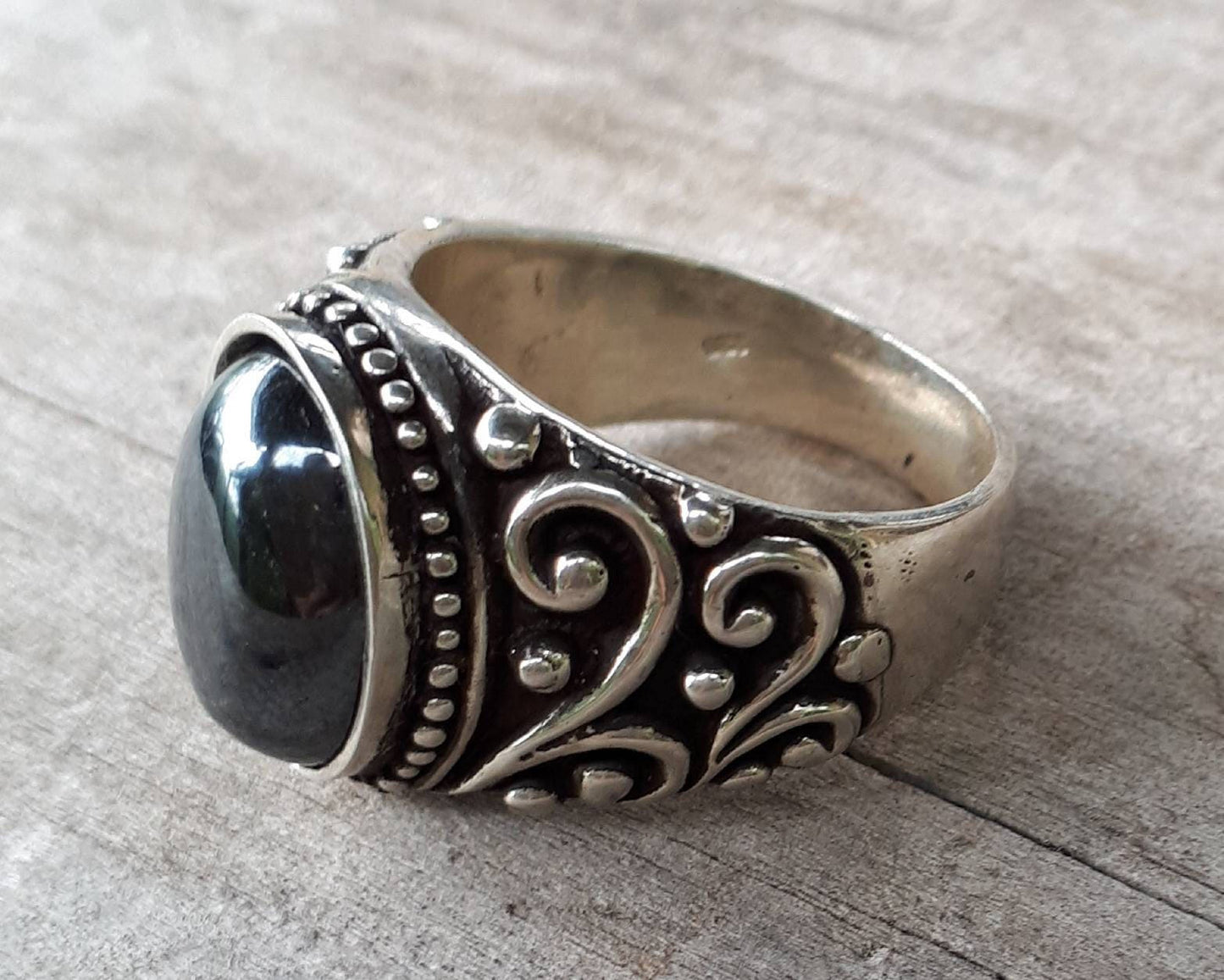 Hemitite ring sterling silver dress wedding dress ring antique scroll pattern black stone