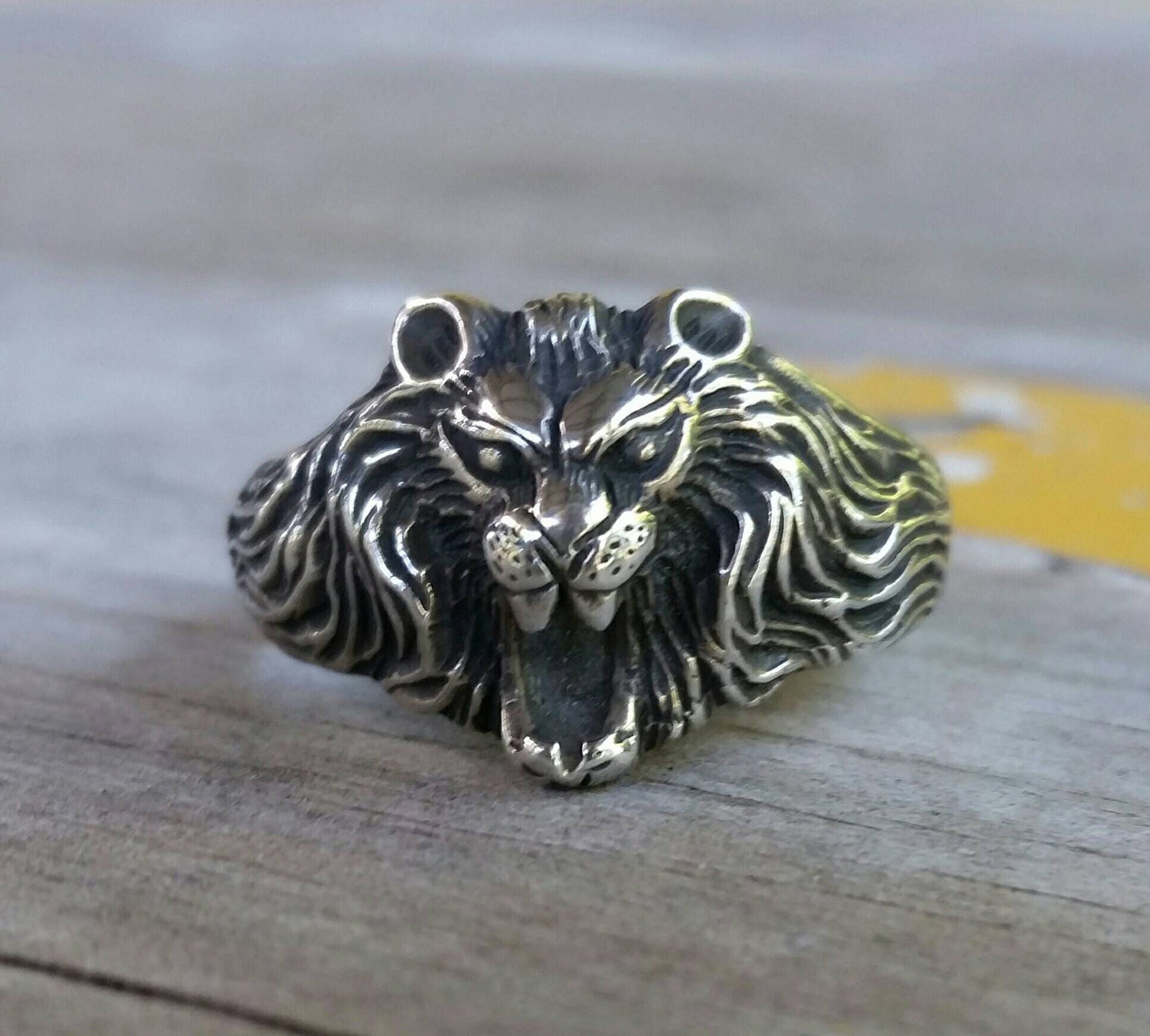 lion ring, 9ct gold,diamonds,small lion head,animal,leo ring,