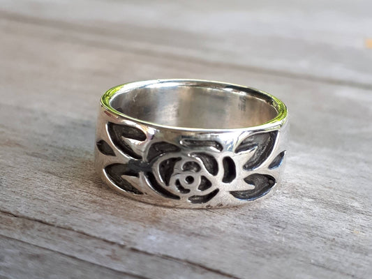 rose band ring,sterling silver,etched rose,engraved band,gothic,art nouveau,vintage, victorian flower,wedding, rockabilly,hipster,handmade