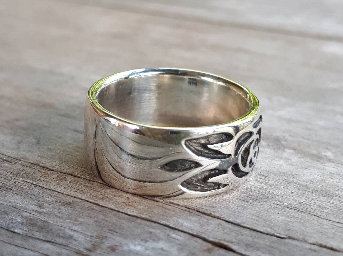 rose band ring,sterling silver,etched rose,engraved band,gothic,art nouveau,vintage, victorian flower,wedding, rockabilly,hipster,handmade