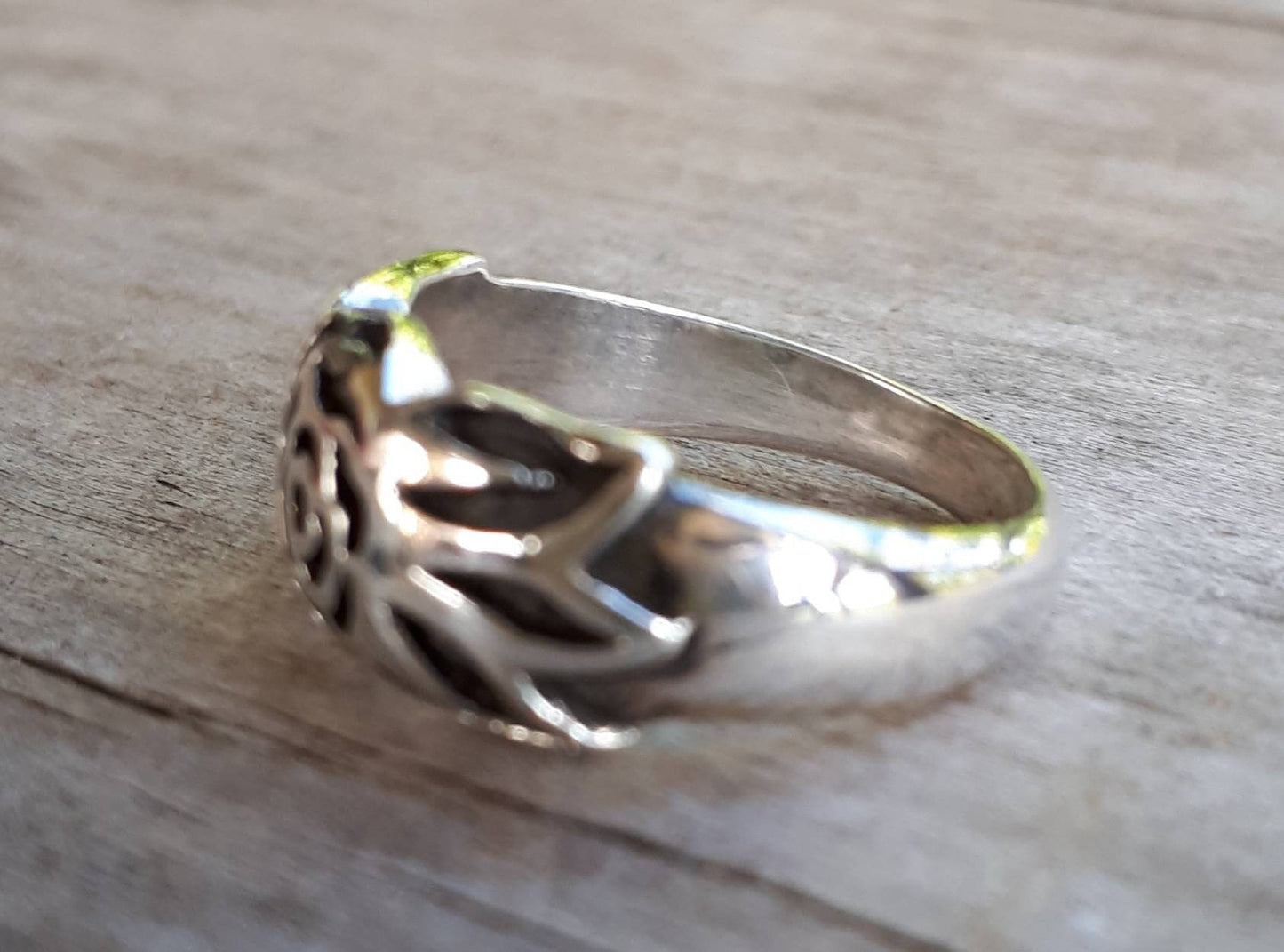 rose ring,sterling silver,etched rose,engraved band,gothic,art nouveau,vintage, victorian flower,wedding,pinkie, rockabilly,hipster,handmade