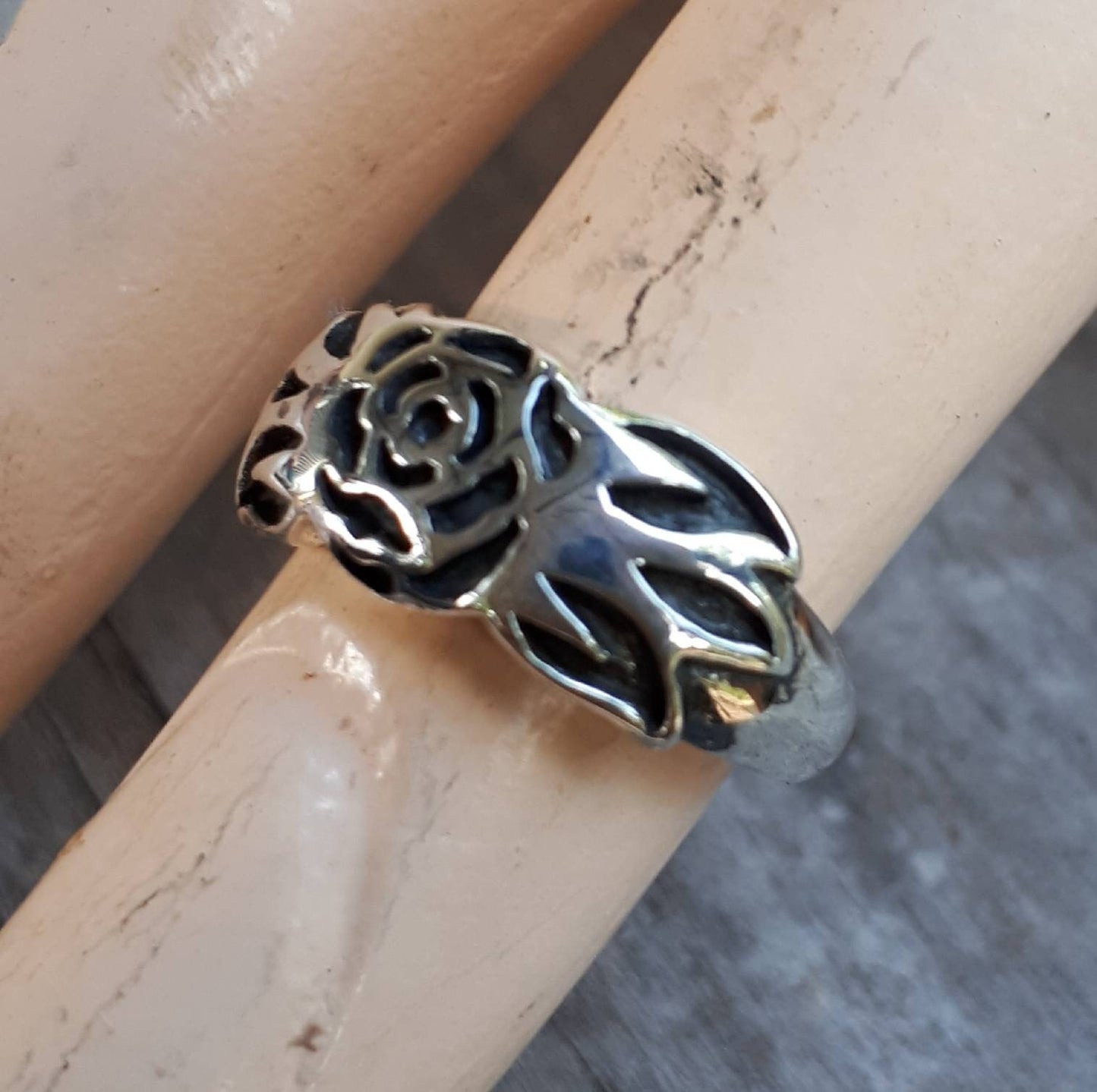 rose ring,sterling silver,etched rose,engraved band,gothic,art nouveau,vintage, victorian flower,wedding,pinkie, rockabilly,hipster,handmade