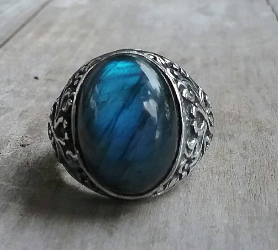 Labradorite ring, sterling silver,chunky ring,wedding dress ring, antique scroll,boho,vintage,gemstone ring,unisex large ring