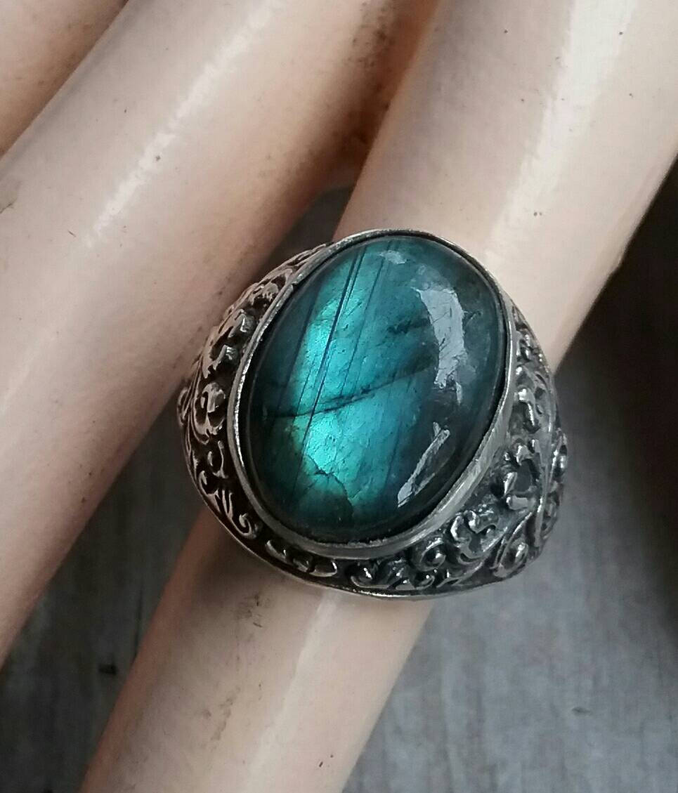 Labradorite mans ring sterling silver wedding dress ring antique scroll pattern green stone