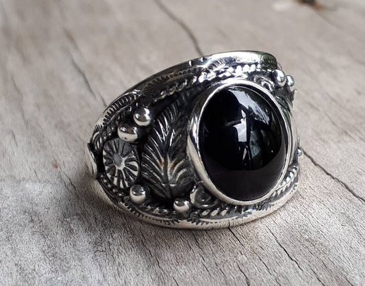 Onyx ring,sterling silver,Navajo Indian style,black stone ring,wedding,leaf,boho,gypsy,tribal,handmade,men's fashion,women's fashion