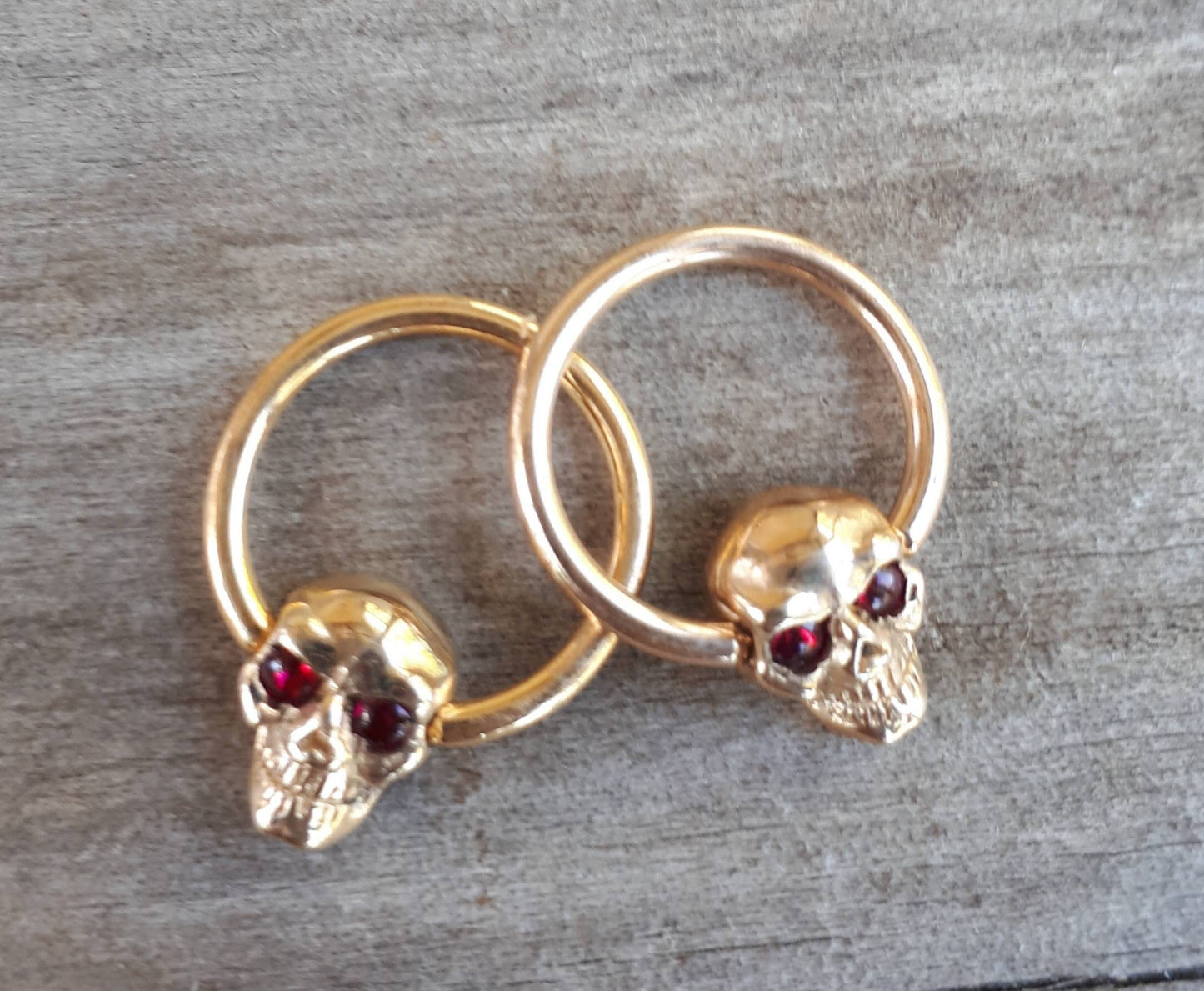 Gold skull earring,bcr skull bead,9ct gold,skull nipple ring,skull belly ring,skull eyebtow ring,gold skull sleeper,boho,pirate,steampunk,