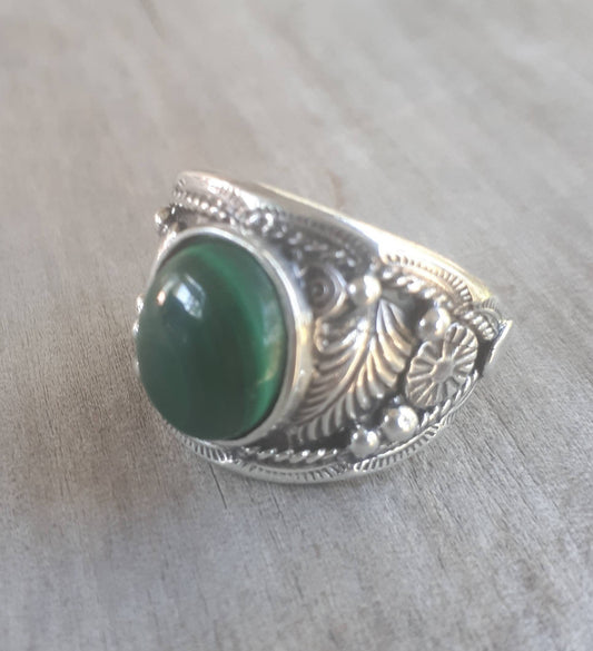 Malichite ring,sterling silver, Navajo,Indian style,handmade, wedding,hipster,gemstone,boho,hippy,gypsy,men's fashion,man's stone ring