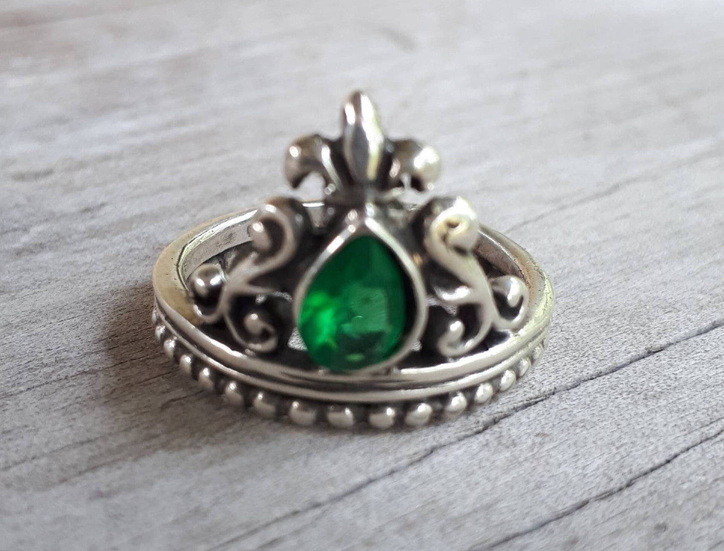 Crown ring,vintage scroll,sterling silver,cubic zirconia,art nouveau,long ring,green cz, victorian,boho,gypsy,handmade,crystal