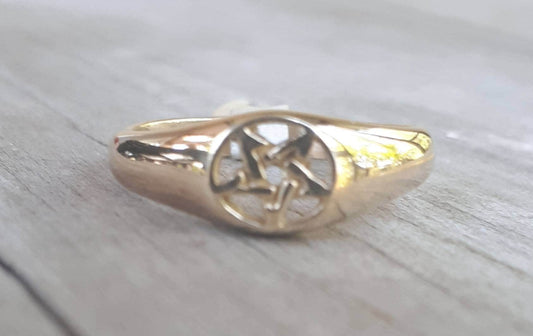 Gold Pentagram ring, solid 9k gold,small dainty ring, pinkie, pentagram,star,occult,wiccan,witch,wizard,magic,binding,druid,boho,goth,