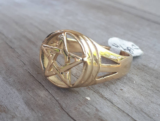 Gold Pentagram ring,9k,9ct gold ring, pentagram,star,occult,wiccan,witch,wizard,magic,binding,druid,boho,goth,