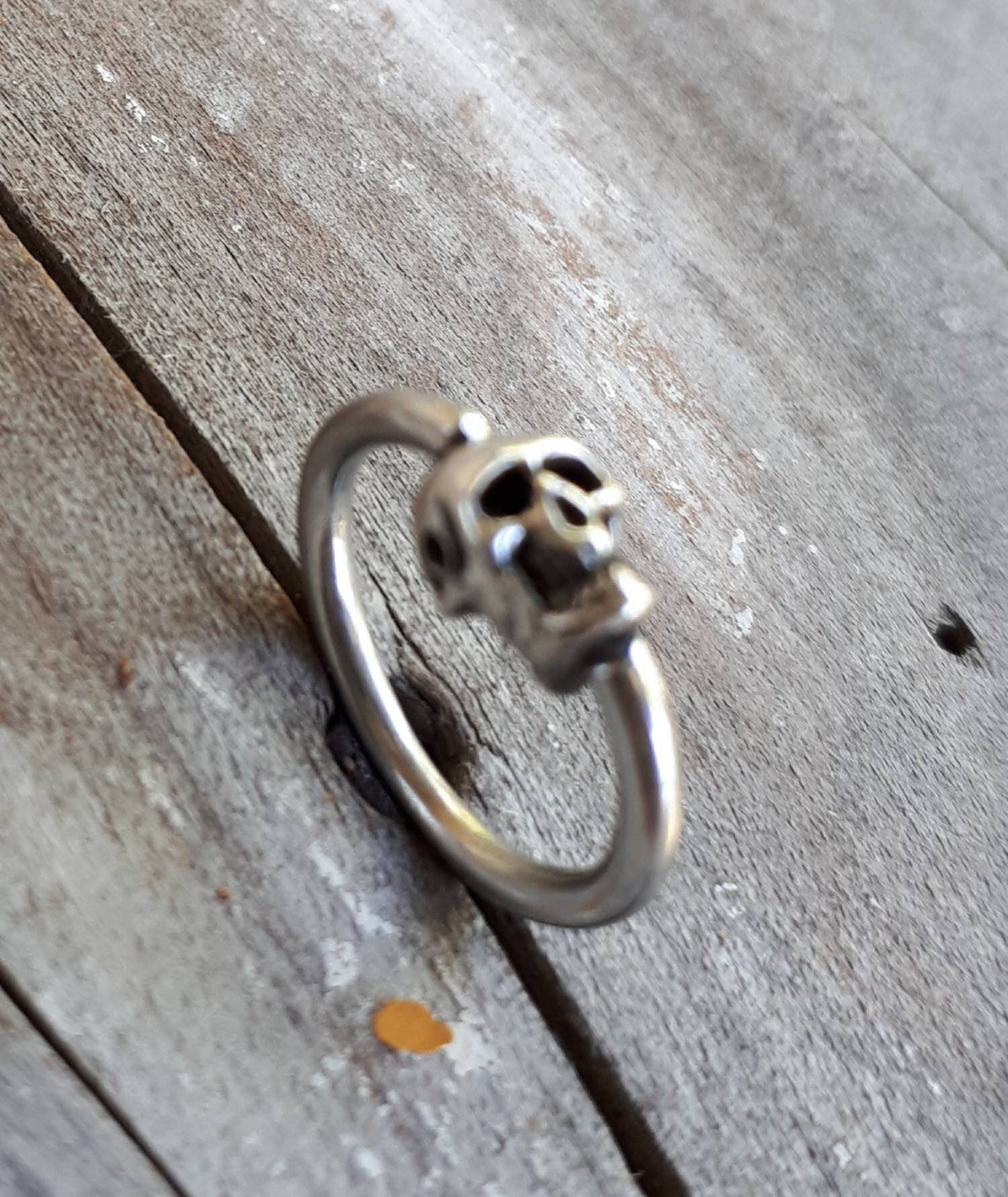 Skull bcr,skull earring,bcr skull bead,sterling silver,skull bc,skull nipple ring,skull belly ring,skull,skull sleeper,pirate,captive bead,