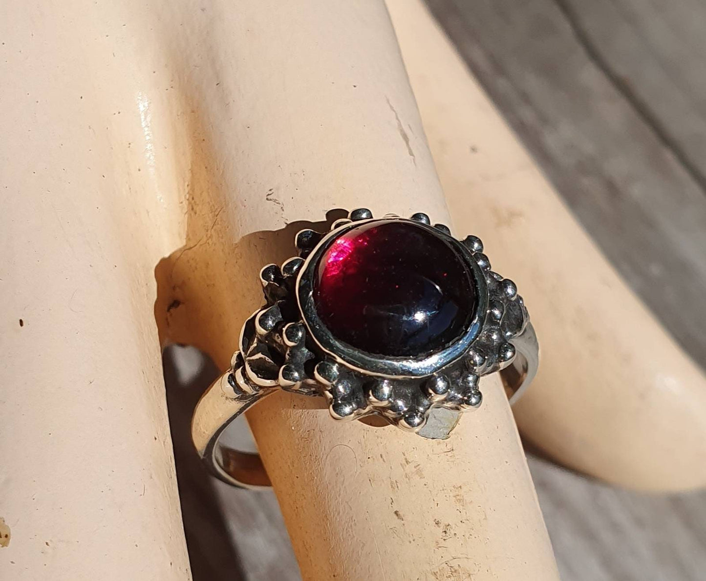 Garnet ring,sterling silver,handmade,goddess,boho,solitare ring,vintage,new age,cabachon amethyst,ball ring,