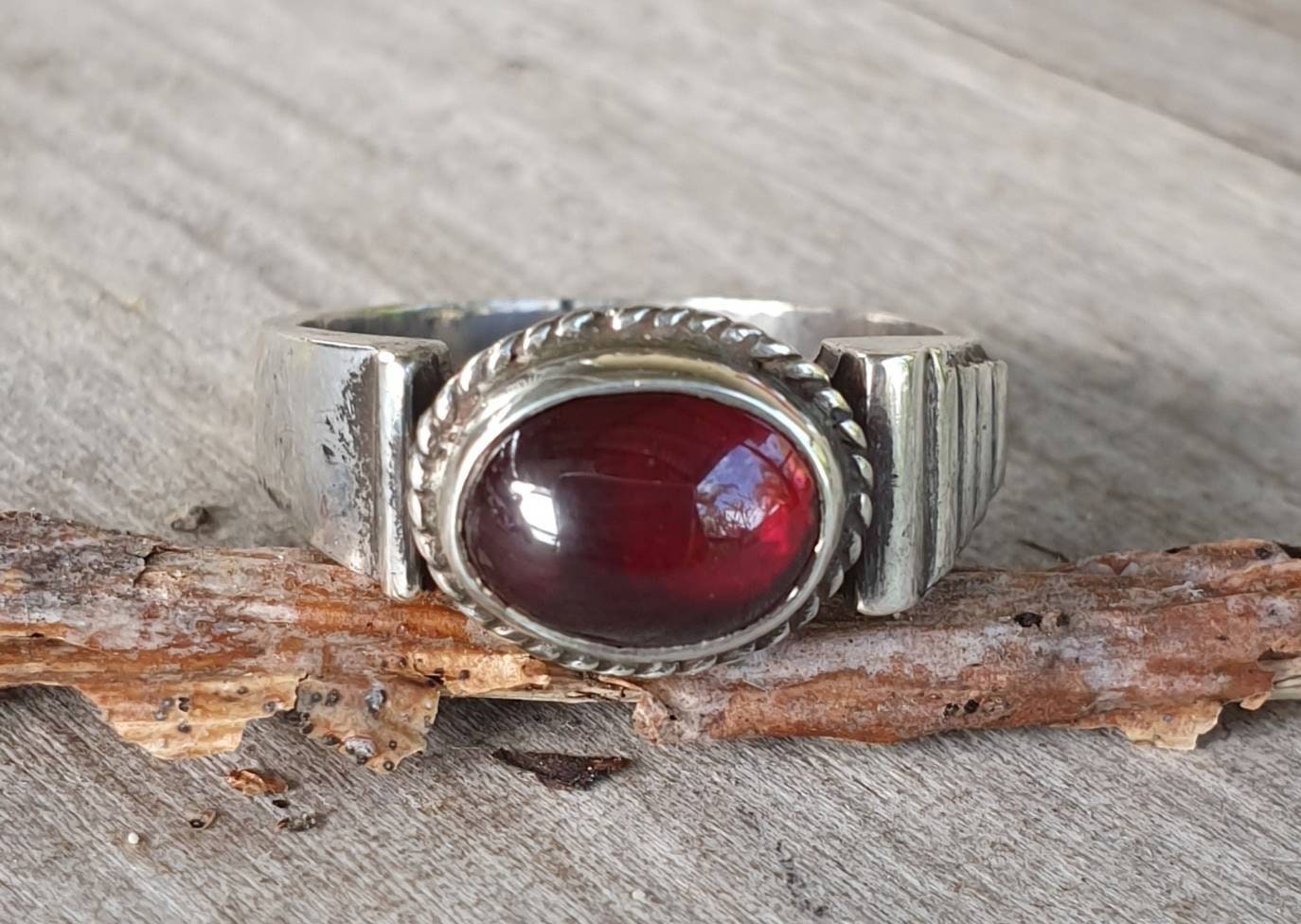 Garnet ring,sterling silver,handmade,goddess,boho,solitare ring,vintage,new age,cabachon garnet,ball ring,