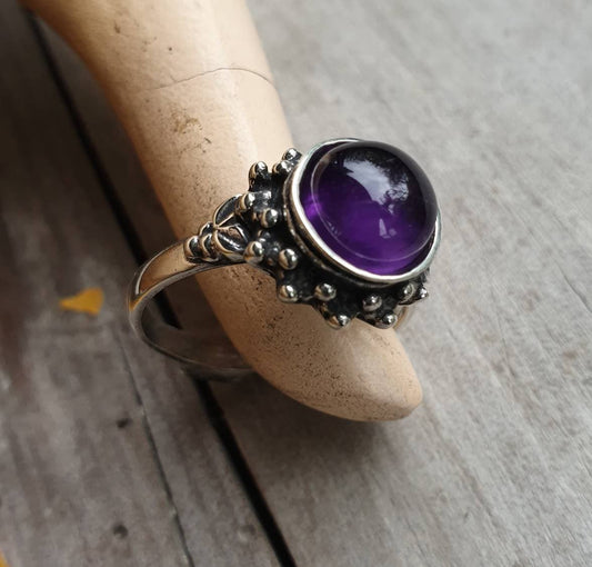 Amethyst ring,sterling silver,handmade,goddess,boho,solitare ring,vintage,new age,cabachon amethyst,ball ring,