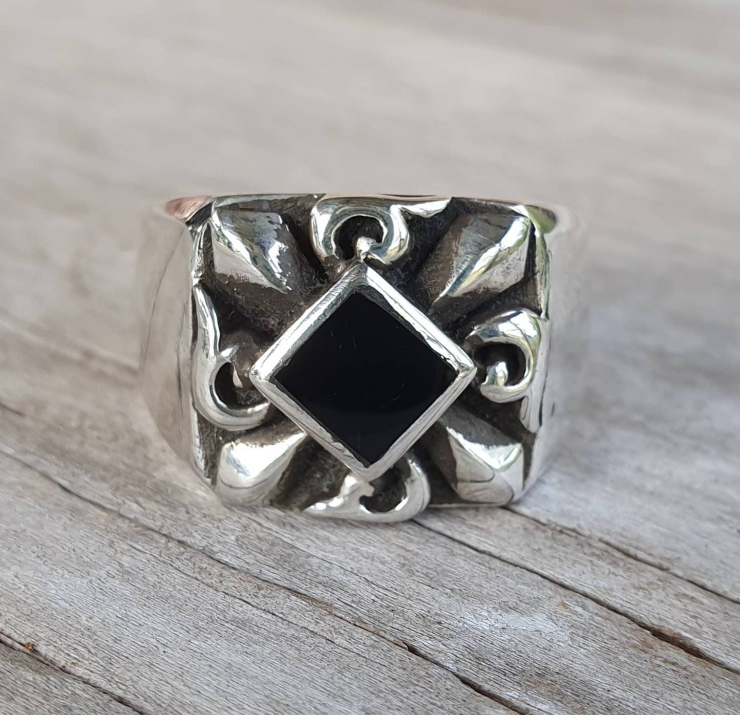 signet ring,black stone,sterling silver,square ring,handmade,baroque,mans dress ring, steampunk,grunge,boho