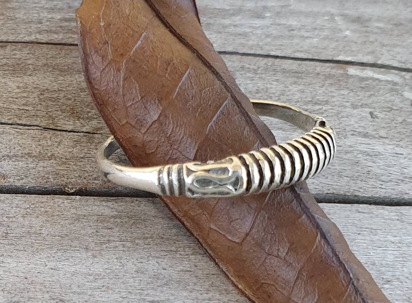 Stacker ring,Sterling silver,tribal,ethnic band,patterened wire,fine band,boho ring,thin silver ring,pinkie ring,wire ring.