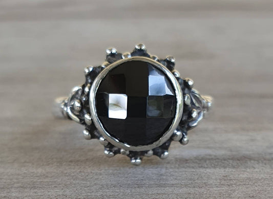 Black cz ring,sterling silver,handmade,goddess,boho,solitare,vintage,new age,ball ring,goddess,cubic zirconia,black stone.antique ring