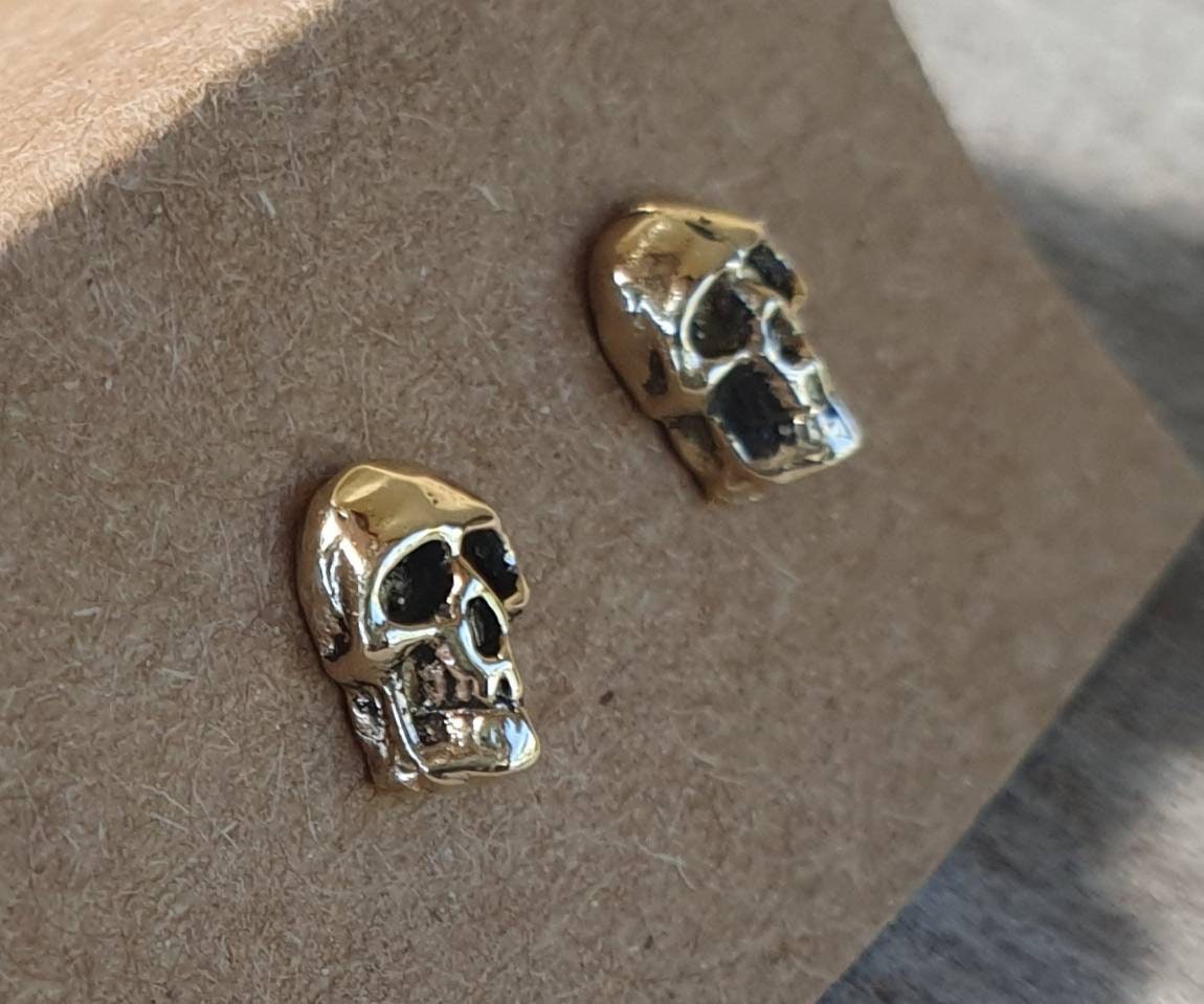 Skull stud,gold skull earring,9ct gold,handmade,pirate,steampunk,biker,grunge,tragus,emo,Lolita,