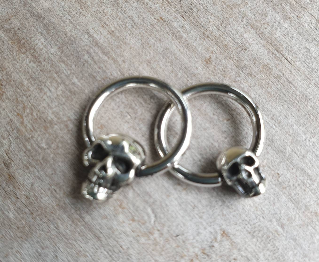 Skull bcr ring,cbr,sterling silver skull earring,ball closure ring,skull captive bead ring,skull nipple ring,skull sleeper,pirate,