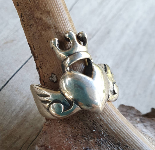 sacred heart ring,sterling silver,crown ring,long ring,handmade,goddess,angelwings,rockabiily,heart ring, gothic,,grunge,lolita, boho