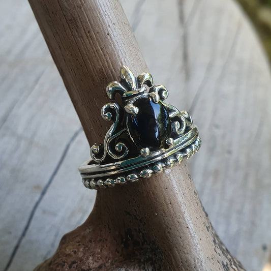 Onyx ring,vintage scroll,sterling silver,fluer d lili crown,steampunk,art nouveau,long ring, victorian,boho,gypsy,handmade,crystal