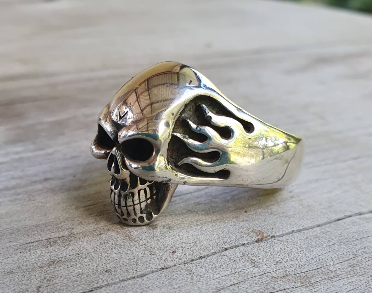 Skull ring,flames,sterling silver,ed roth, steampunk,gothic, punk , solid,heavy,hipster