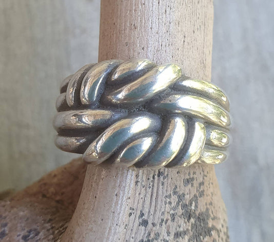 Knot ring,sterling silver,twisted knot,boho,gypsy,silver wire ring,unisex,handmade,