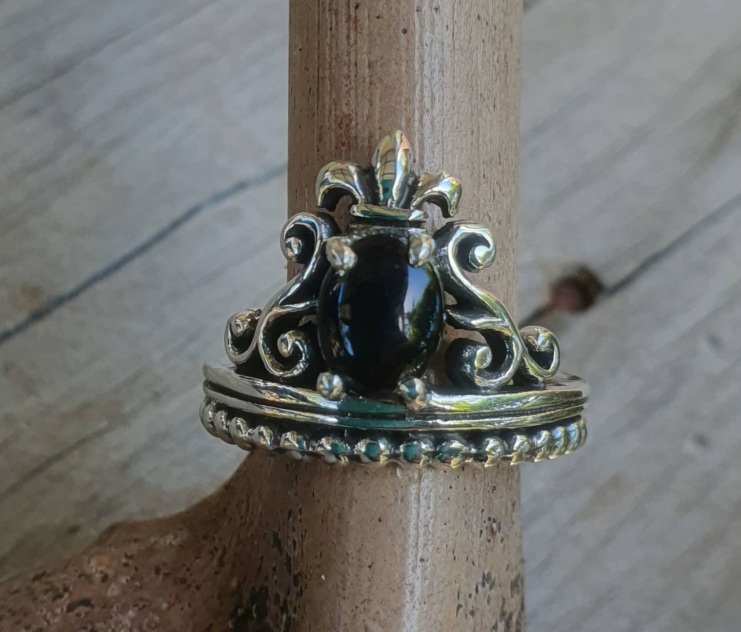 Onyx ring,vintage scroll,sterling silver,fluer d lili crown,steampunk,art nouveau,long ring, victorian,boho,gypsy,handmade,crystal