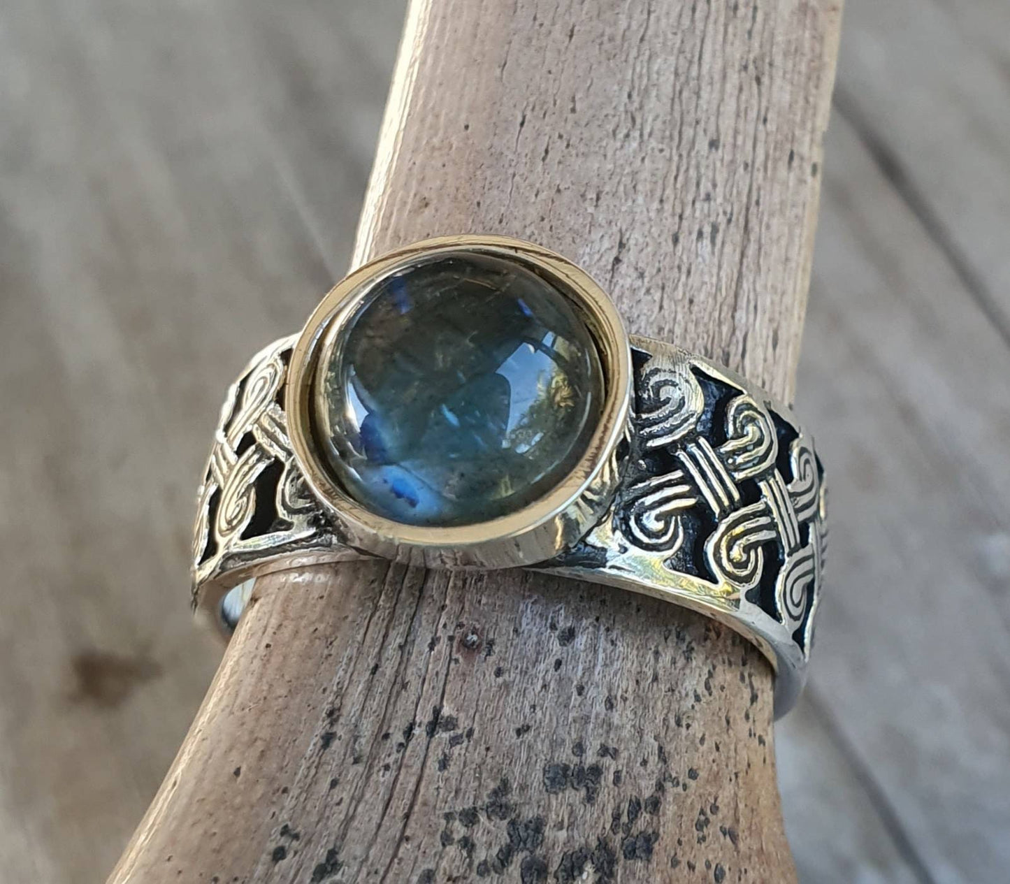 Labradorite  ring,Celtic band,sterling silver,tribal,ethnic,Maori, scroll ring,