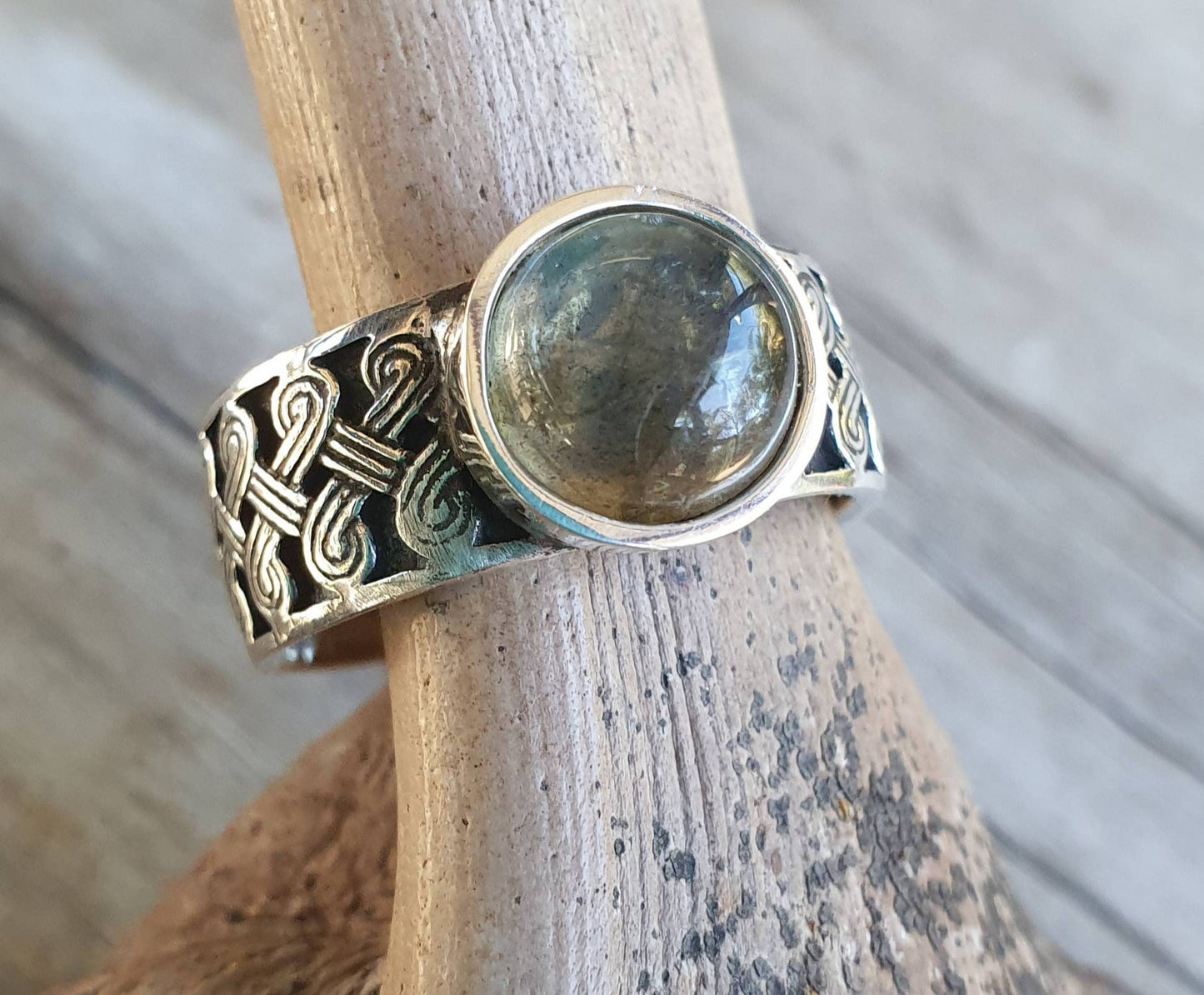 Labradorite  ring,Celtic band,sterling silver,tribal,ethnic,Maori, scroll ring,