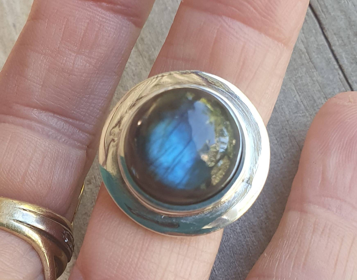 Labradorite ring,sterling silver,,chunky ring,wedding ring,blue green stone,boho,gemstone ring,handmade, retro ring,modern,industrial,signet