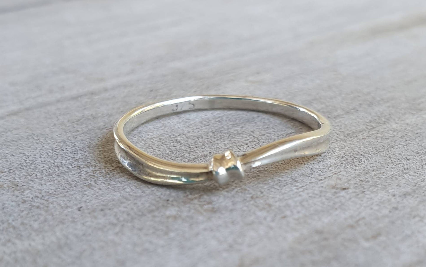 Fine silver ring,Sterling silver, dainty bow,curved band,fine band,boho ring,thin silver ring,pinkie ring,wire ring.