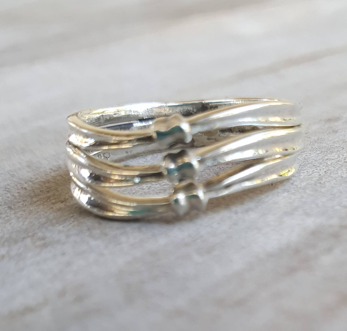 Fine silver ring,Sterling silver,triple dainty bow,twist band,fine band,boho ring,thin silver ring,pinkie ring,wire ring.