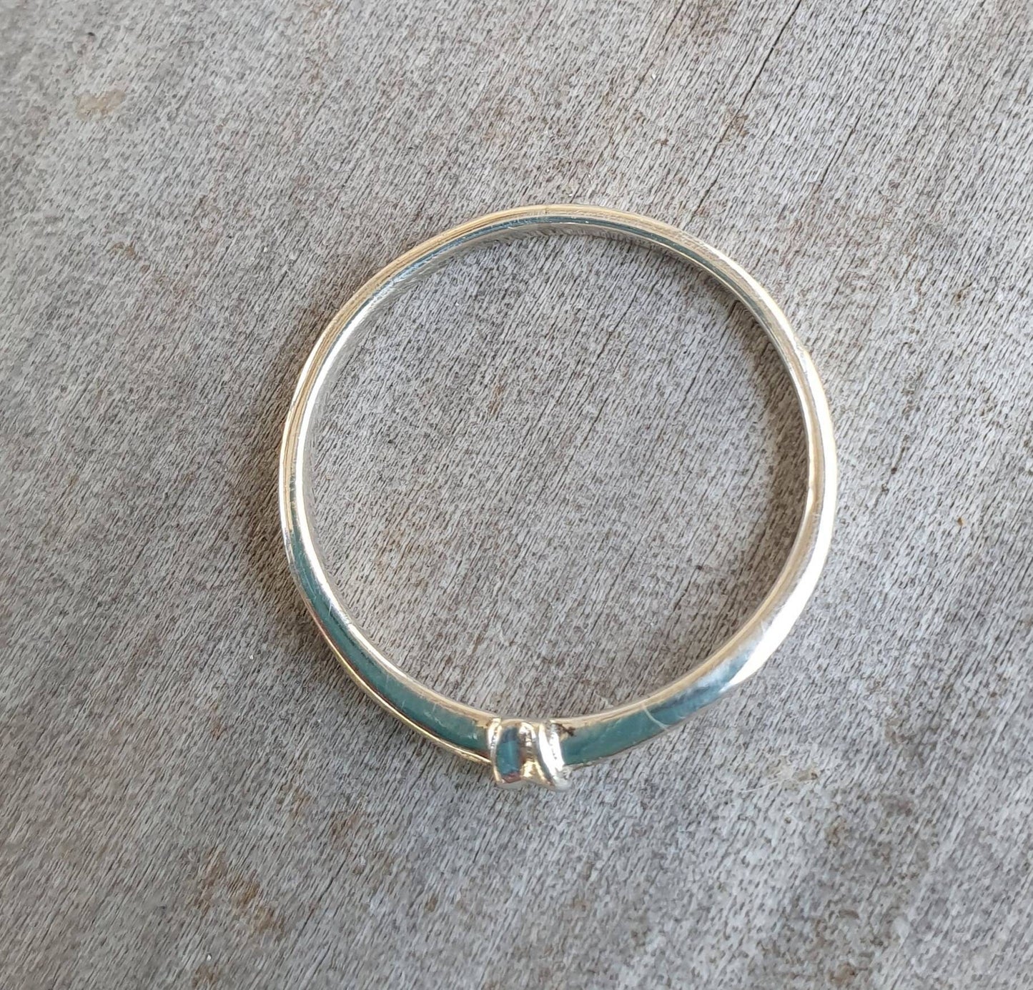 Fine silver ring,Sterling silver, dainty bow,curved band,fine band,boho ring,thin silver ring,pinkie ring,wire ring.