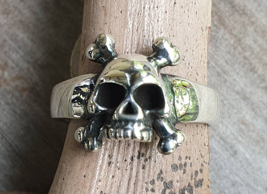 skull ring,Skull and cross bone,pirate,small skull,ladies skull ring,sterling silver,handmade,gothic, punk,steampunk,pinkie skull ring,biker