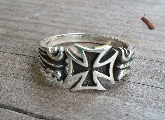 Small cross ring,sterling silver,pinkie, even sided cross, steampunk,gothic, Celtic cross,even sided cross,knights templar,pinkie ring