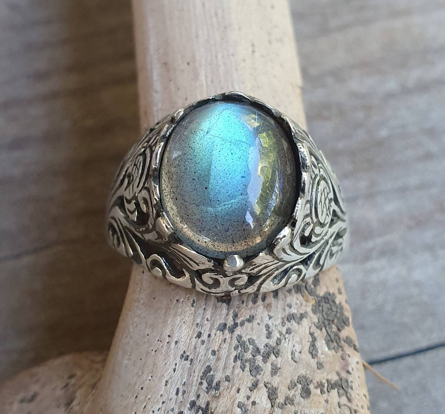 Labradorite ring,sterling silver filegree ring,thistle,unisex,gemstone ring,antique style,boho,