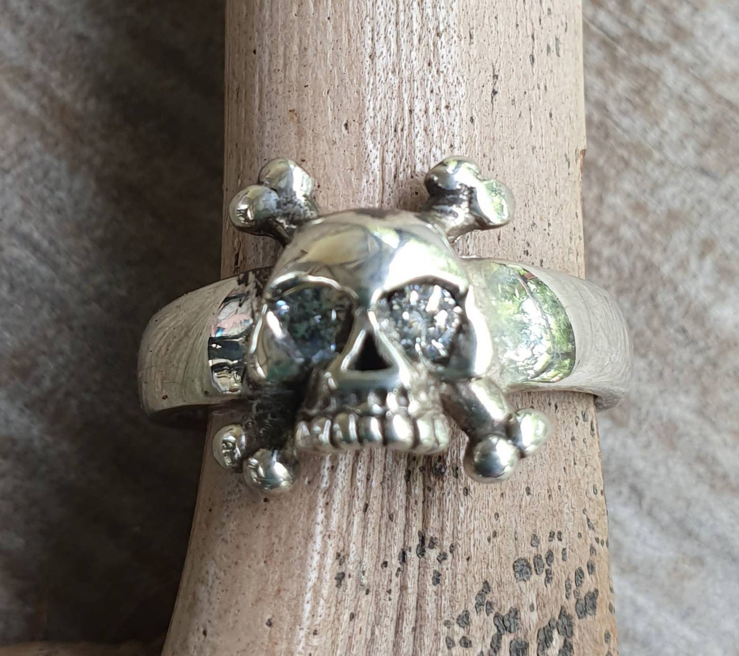 Small skull ring,Skull and cross bone,pirate,girls skull,sterling silver,handmade,gothic, punk, emo,steampunk,boho,pinkie skull,biker chick