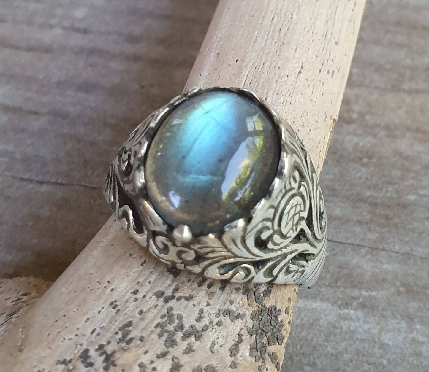 Labradorite ring,sterling silver filegree ring,thistle,unisex,gemstone ring,antique style,boho,